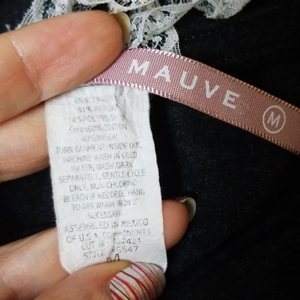 Mauve lace kangaroo pocket hoodie